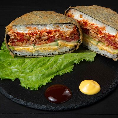 Суши-Бургер с крабом в Pho ma по цене 856 ₽