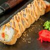 Gq ролл с тигровыми креветками и азиатским угрем в темпуре в Fast Япония Premium Sushi по цене 616