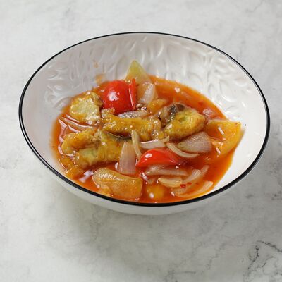 Рыба в кисло-сладком соусе по-тайскив Siam Thai Kitchen по цене 490 ₽