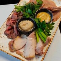 Мясное ассорти в Утёсовъ