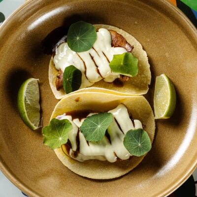 Тако с язычками ягненка в Rozas bar по цене 650 ₽