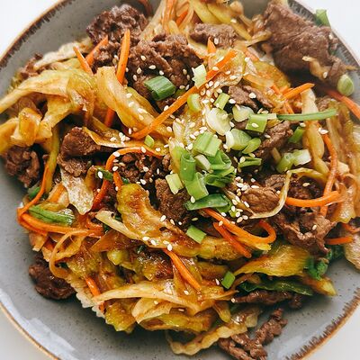 Говядина, жаренная с сельдереем в Нэм Фо по цене 600 ₽