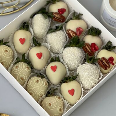 Клубника в шоколаде №36 в Lovely Berry по цене 3890 ₽