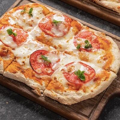 Пинца Маргарита со спелыми томатамив Пламя и Вино по цене 890 ₽