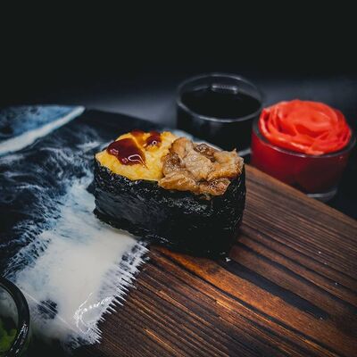 Гункан хот угорь в Sushi Time по цене 280 ₽