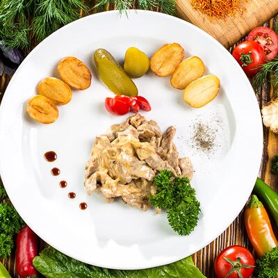 Бефстроганов из телятины в Строгинская гавань по цене 1120 ₽