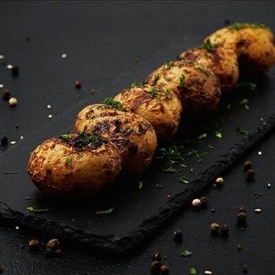 Картофель беби на углях в Папа жарит по цене 340 ₽