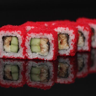 Ролл Калифорния с угрем в Лапшичная №1 по цене 690 ₽