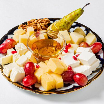 Сырная тарелка в Чайхана Бангалор по цене 38 р.