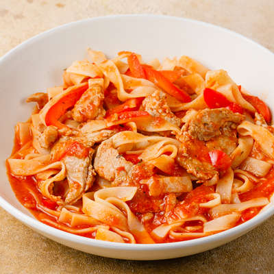 Паста со свининой и овощами в Maya Pizza Ленина 85а по цене 370 ₽