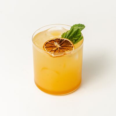 Лимонад Манго-маракуйя в Balance coffee по цене 300 ₽