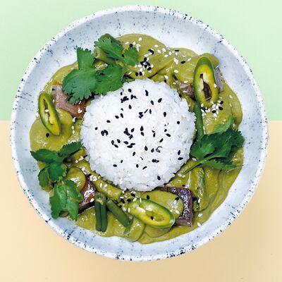 Говядина с зеленым карри и рисом в Bali Bowl по цене 590 ₽