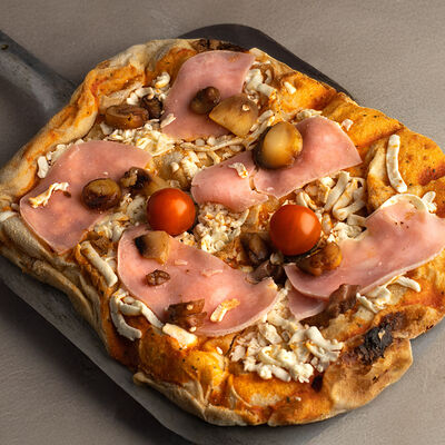 Пицца Кватра в Мангал мастер по цене 1200 ₽