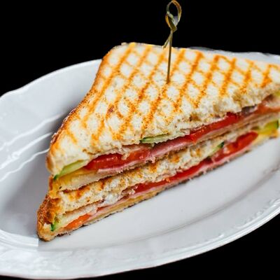 Сэндвич с ветчиной в Лаверна по цене 550 ₽