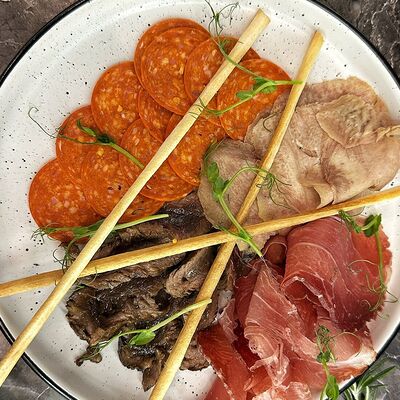 Мясная нарезкав Рива Рум лаунж бар по цене 715 ₽