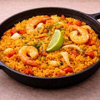 Паэлья с морепродуктами в Fisha Raw Bar & Grill