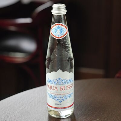 Вода Aqua Russa в Manneken Pis по цене 320 ₽