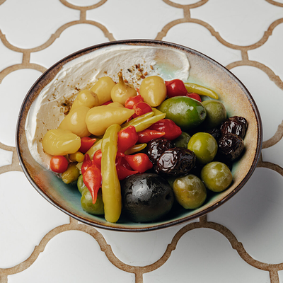 Ассорти оливок и мини перцев в Maroon по цене 890 ₽