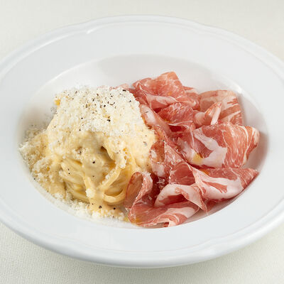 Спагетти Качо э Пепе с коппой в Прошуттерия по цене 1060 ₽