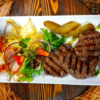 Медальоны из говяжьей вырезки в Мельница по цене 820 ₽