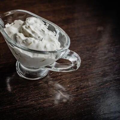 Чесночный соус в Хинкали хаус по цене 92 ₽