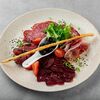 Плато мясных деликатесов в Si M patio по цене 1200