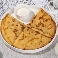 Тройка блинчиков со сметаной в Vivat Pizza