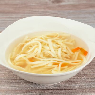 Лапша домашняя с курицей в Перчим & солим по цене 360 ₽