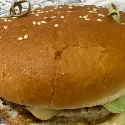 Бургер с говядинойв Аль байк Халяль арабская кухня по цене 400 ₽