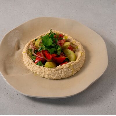 Хумус с овощамив Hug по цене 300 ₽