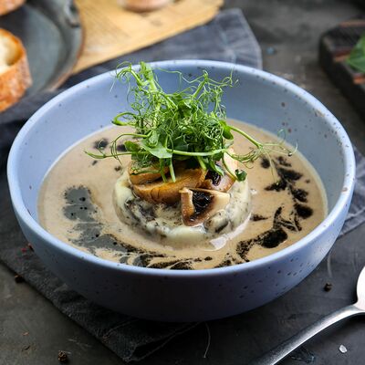 Грибной суп с картофельным пюре и трюфельным маслом в Double по цене 350