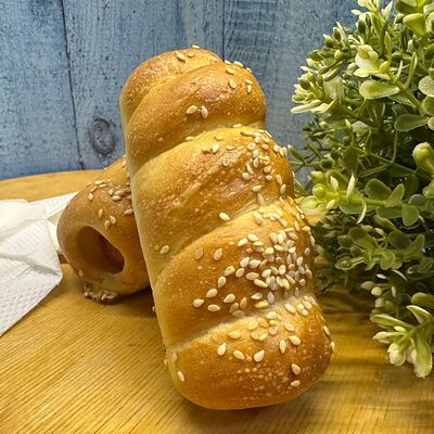 Сосиска в тесте в МакоФФка Вкуса по цене 110 ₽