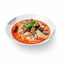 Tom yum Классический с курицей и доброй порцией пропаренного риса в Tom Yum Bar