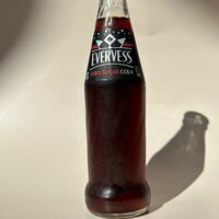 Evervess Cola в Coffee под дубом