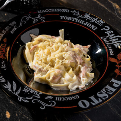 Паста Феттуччине классическая в Oзеро гриль по цене 470 ₽