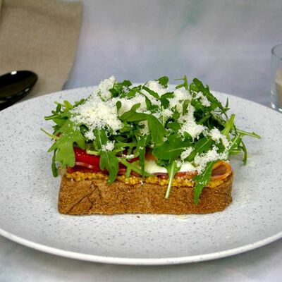 Сытный бутерброд Английский завтрак в Dolce goose по цене 525 ₽