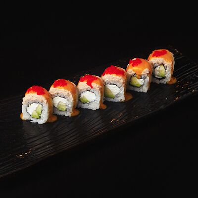 Ролл с муссом из лосося и манго соусом в Кабуки по цене 590