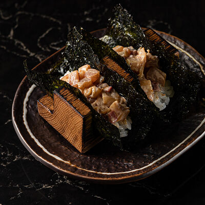 Хэнд-ролл Хамачи в Self Edge Japanese по цене 1300 ₽