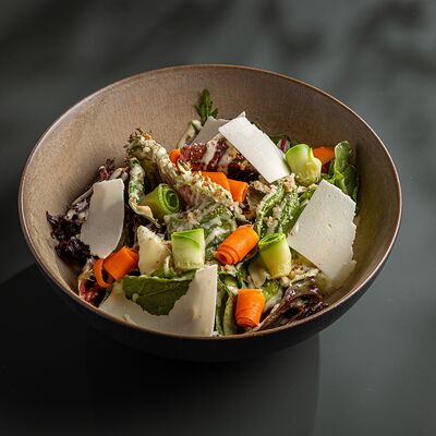 Green салатв Green Pub по цене 874 ₽