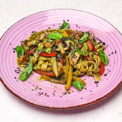 Овощная паста с грибами и соусом из петрушки в Antonio по цене 550 ₽