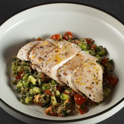 Табуле с теплым цыпленком в Cherish по цене 750 ₽