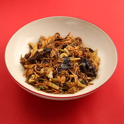 Соба с курицей и овощами* в ЧИХО по цене 575 ₽