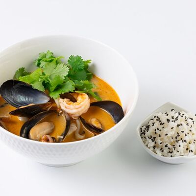 Суп Том ям в Rose Bar Crocus City по цене 1050 ₽