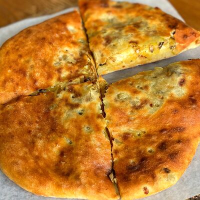 По-имеретински с грибами и сулугуни в Хачапури & Кофе по цене 420 ₽