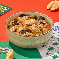 Курица с фунчозой в Dostaевский