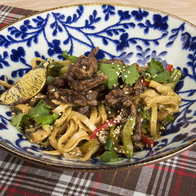 Удон с говядиной в СъелБыСам по цене 389 ₽