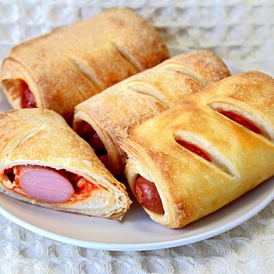 Слойка с сосиской в Хлебница по цене 93 ₽