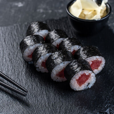 Ролл Маки тунец в Kitana по цене 336 ₽