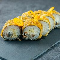 Теплый ролл с угрем в Rolls Bar