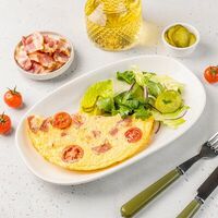 Омлет с беконом, томатами и зеленым луком в АндерСон